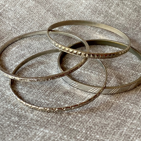 Assorted bangles, metal bracelets, silver - Picture 8 of 11